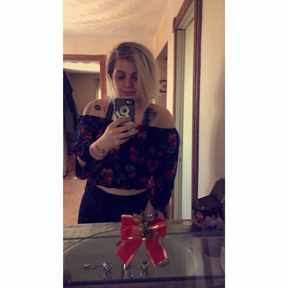 Meet your Posher, Ally - Picture 1 of 1